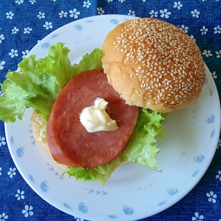 厚切りハムの照り焼きバーガー